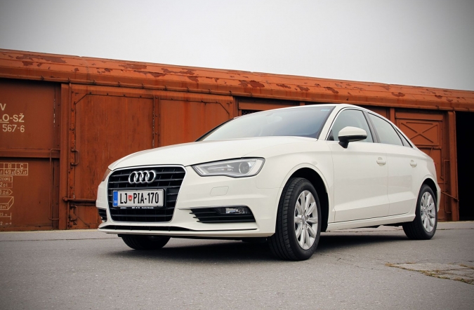 2013_audi%2520a3%2520limuzina_01.JPG