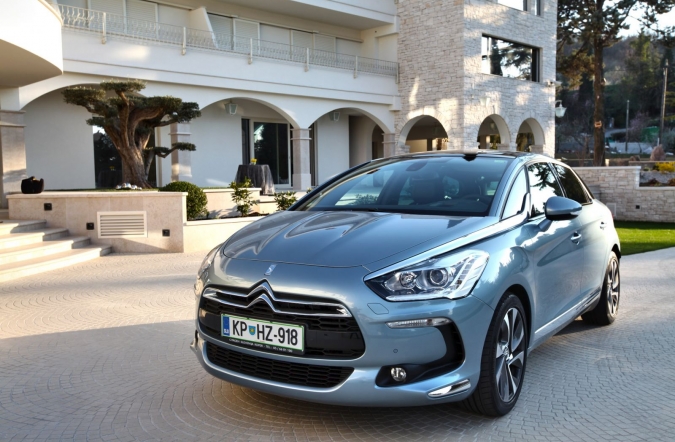 DOM_citroen_DS5-02.JPG