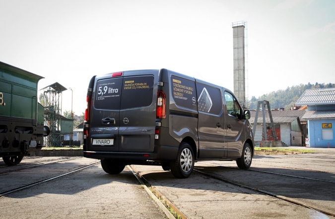 2014_opel%2520vivaro_01.jpg