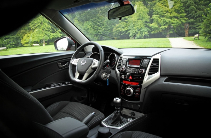 2015_ssangyong%2520tivoli_01.JPG