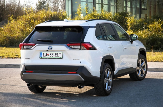 2019_domaca%2520premiera_toyota%2520RAV4_(01).JPG