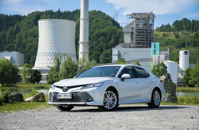 2019_domaca%2520premiera_toyota%2520camry_(01).JPG