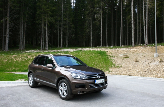 2010_volkswagen%2520touareg_01.jpg